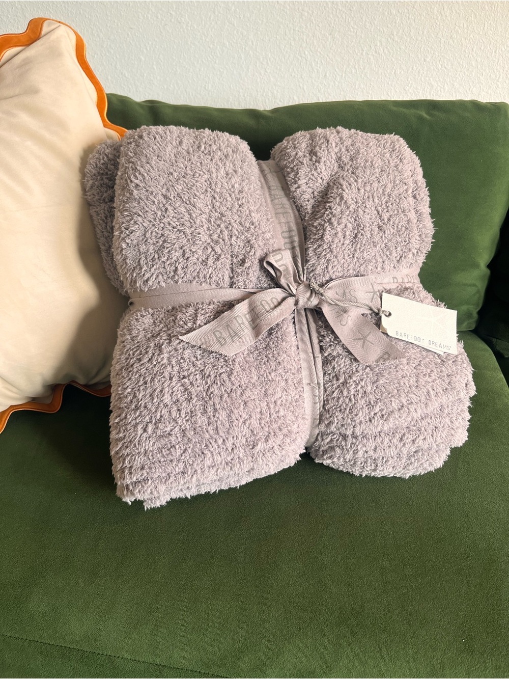 NEW Barefoot Dreams Plush Throw Blanket - dove grey